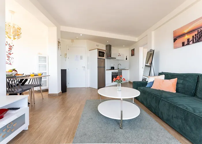 Sunrise Haven, Spacious, Bright, Pool, Terraces * Torremolinos