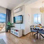 Sunrise Haven, Spacious, Bright, Pool, Terraces Appartement