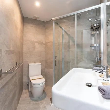 Апартаменти Sunrise Haven, Spacious, Bright, Pool, Terraces *