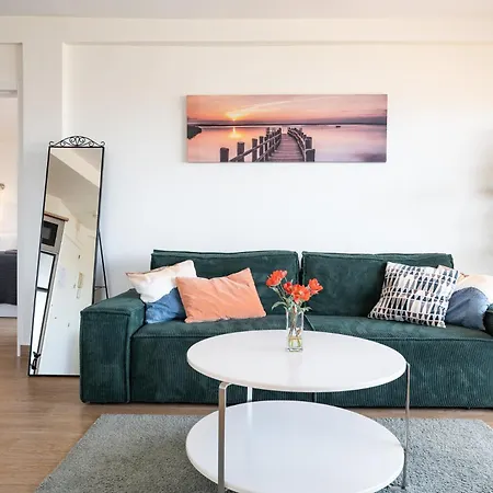 Apartment Sunrise Haven, Spacious, Bright, Pool, Terraces Torremolinos