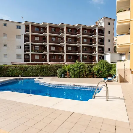 Daire Sunrise Haven, Spacious, Bright, Pool, Terraces